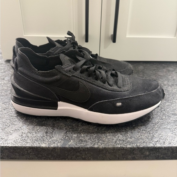 Nike Black and White Athletic Shoes - Picture 1 of 2